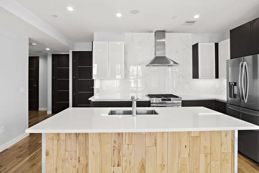 39 Lexington St, Eagle Hill