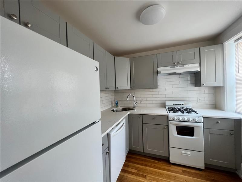 36 College Ave, Tufts