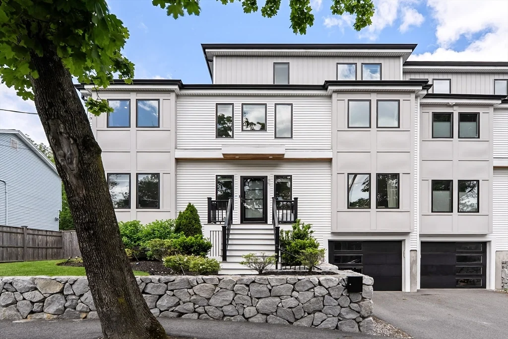 65 Lancaster Rd, Arlington