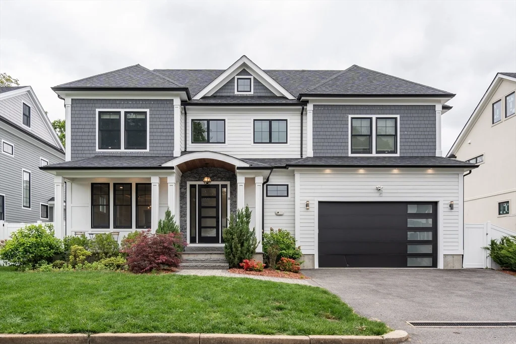 19 Shute Path, Newton Center