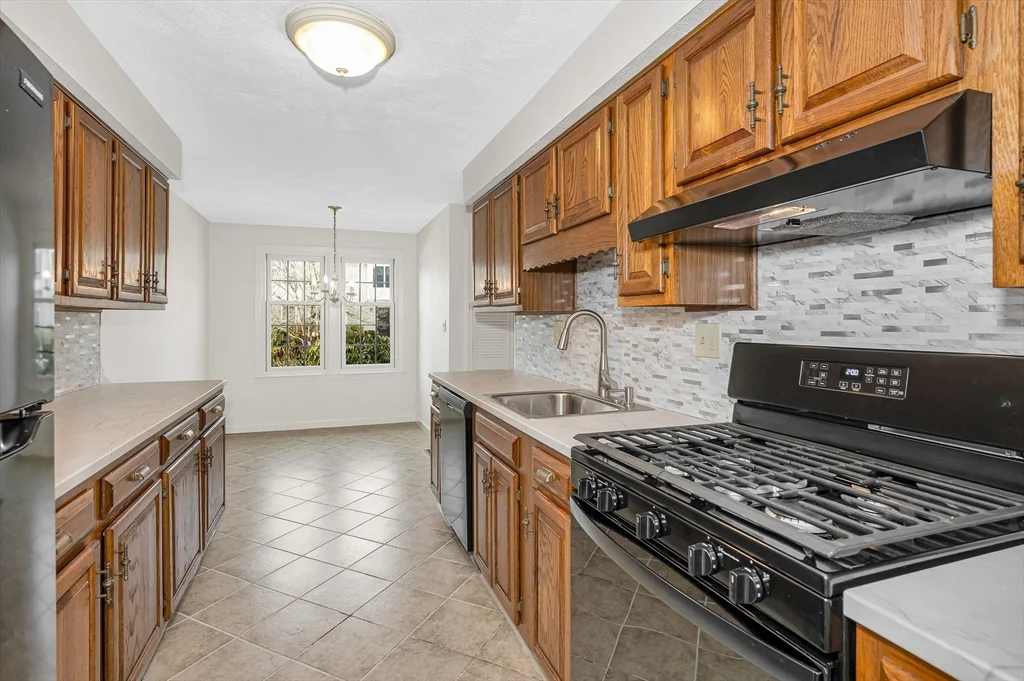 280 Apache Way, Tewksbury