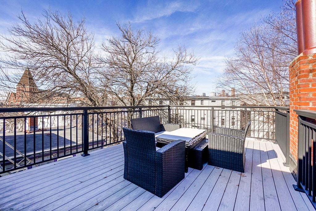 28 Telegraph St, South Boston