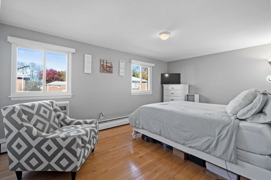 41 Bishop Dr, Framingham