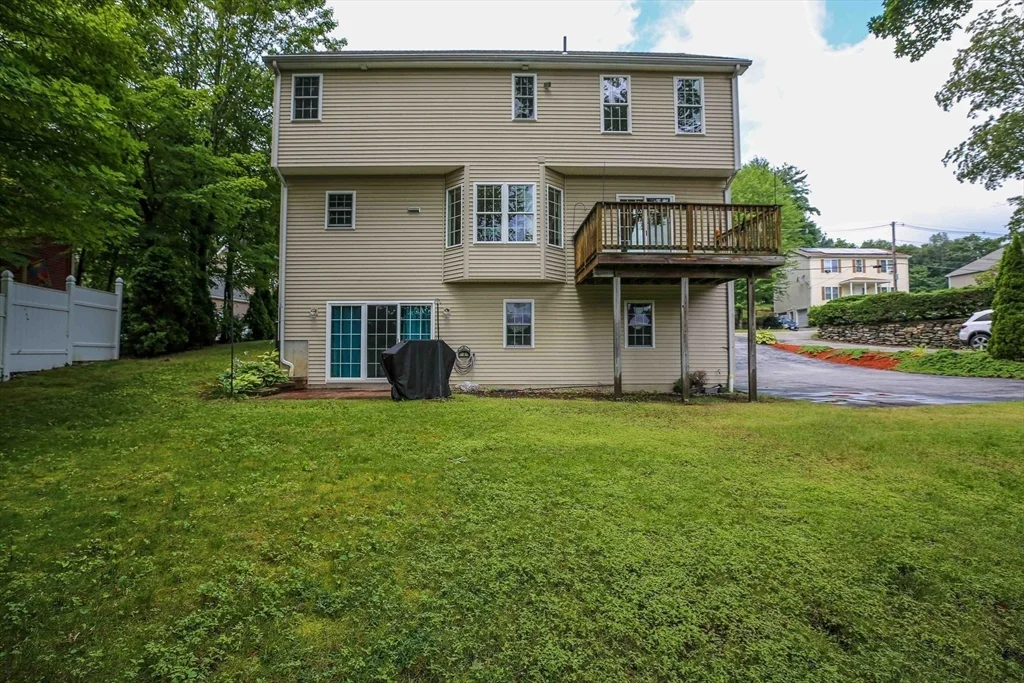 142 Olean St, Tatnuck