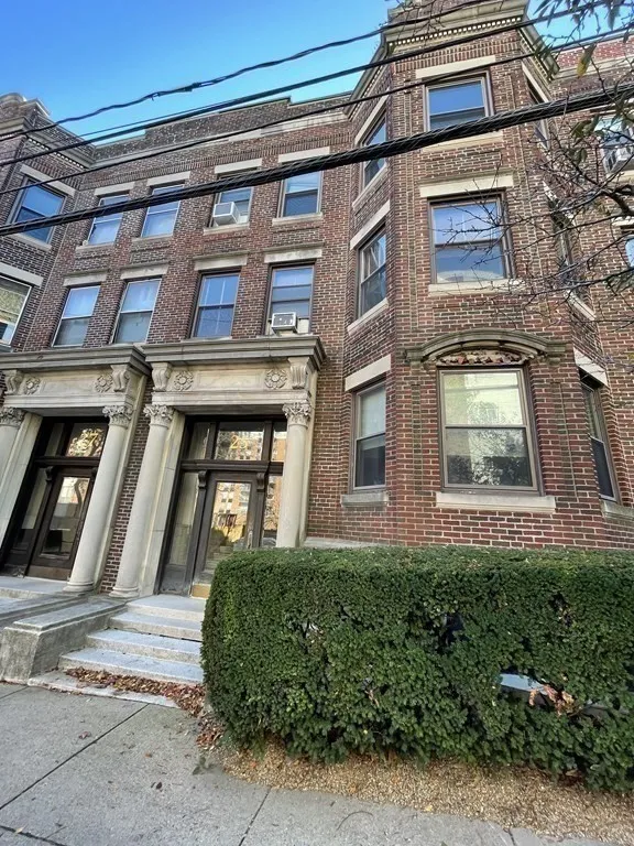 25 Stearns Rd, Coolidge Corner