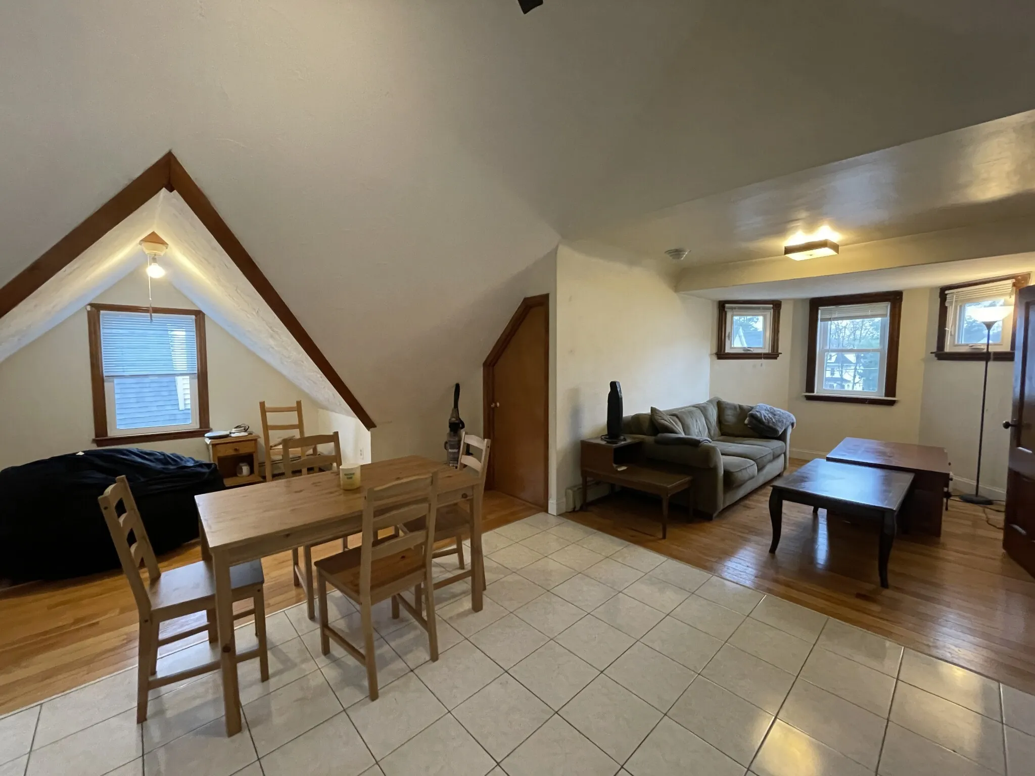 65 Fairbanks St, Oak Square