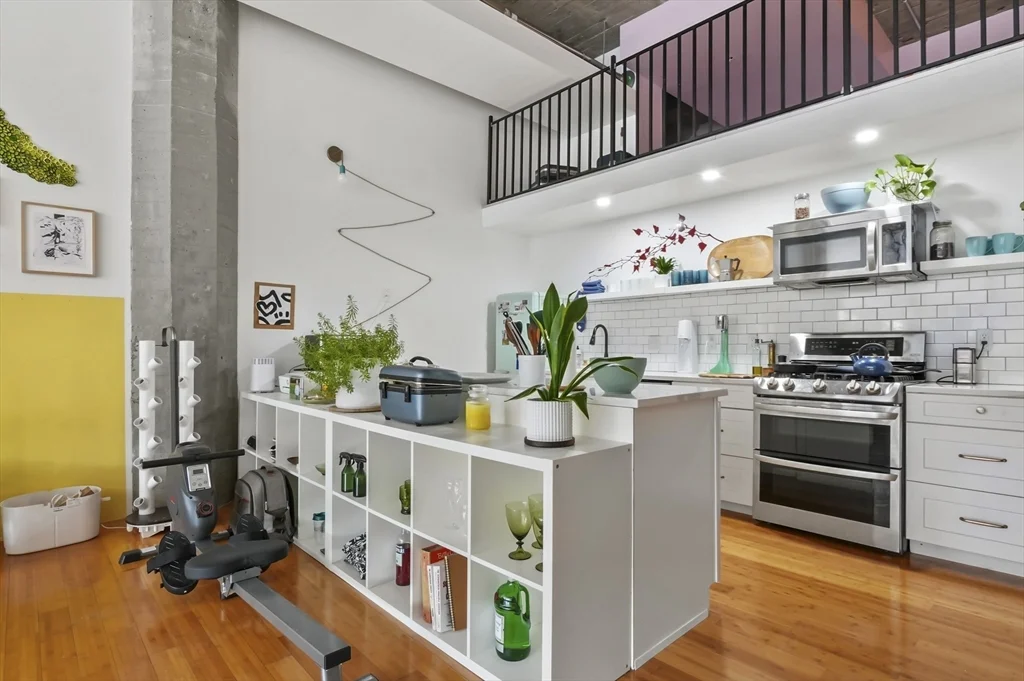 156 Porter St, East Boston