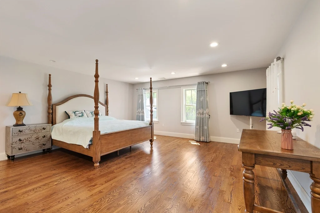 24 Dogwood Ln, Birds Hill