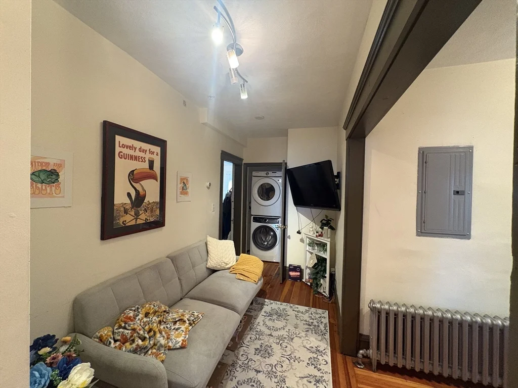 352 Main St, Medford