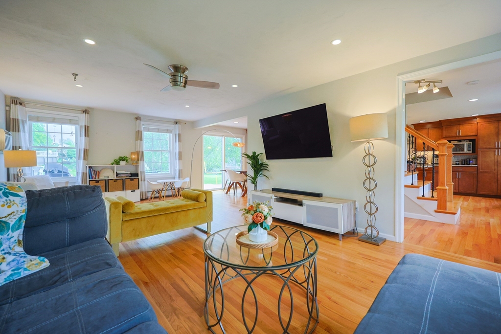 52 Galway Dr, North Attleboro