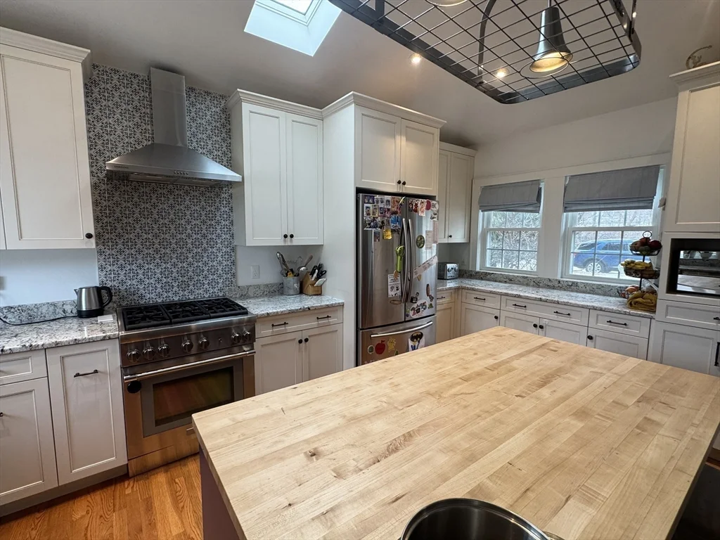 859 Fellsway W, Medford