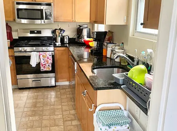 53 Hillside St, Mission Hill