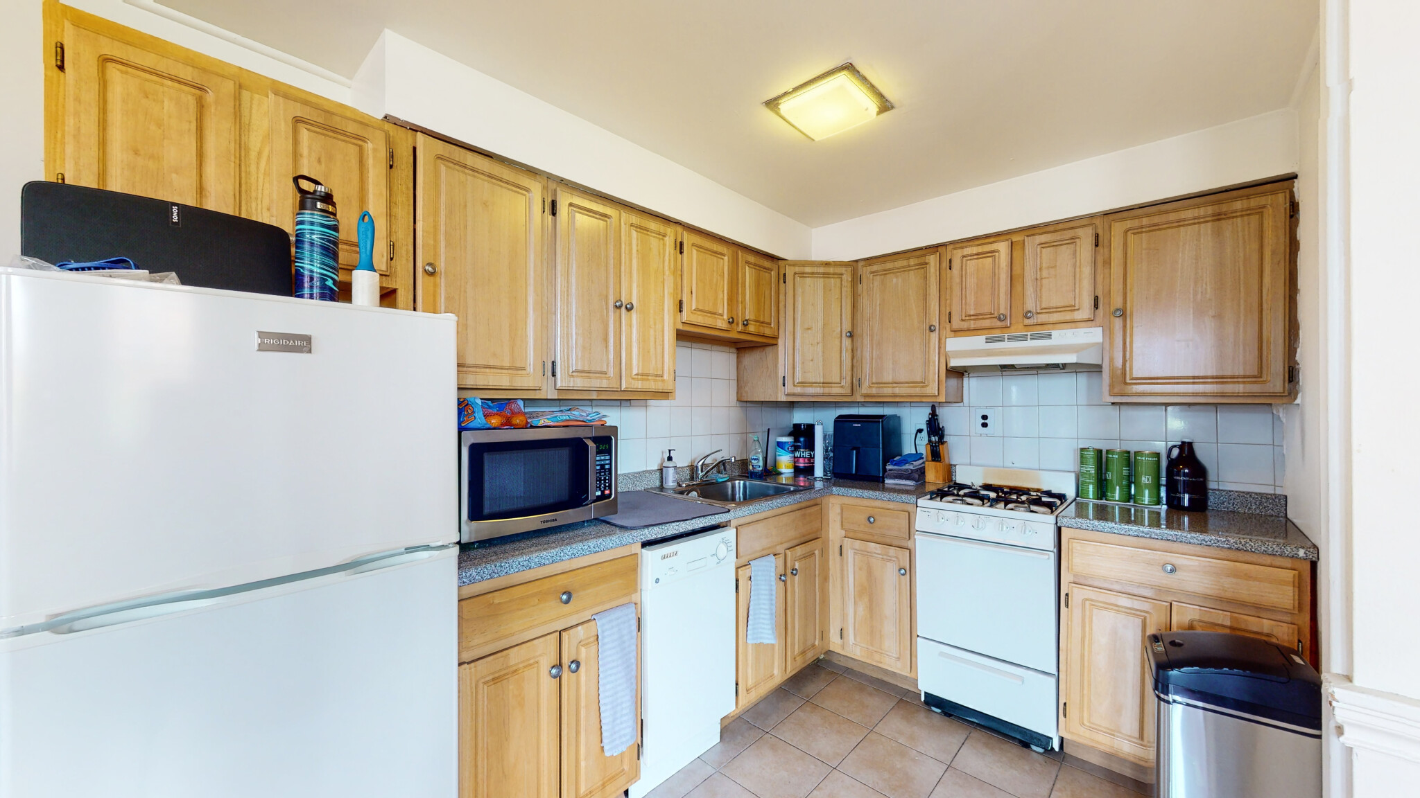 1 bed, 1 bath apartment for rent at 1 Gloucester St Unit 5.,, Back Bay — photo 2 of 3