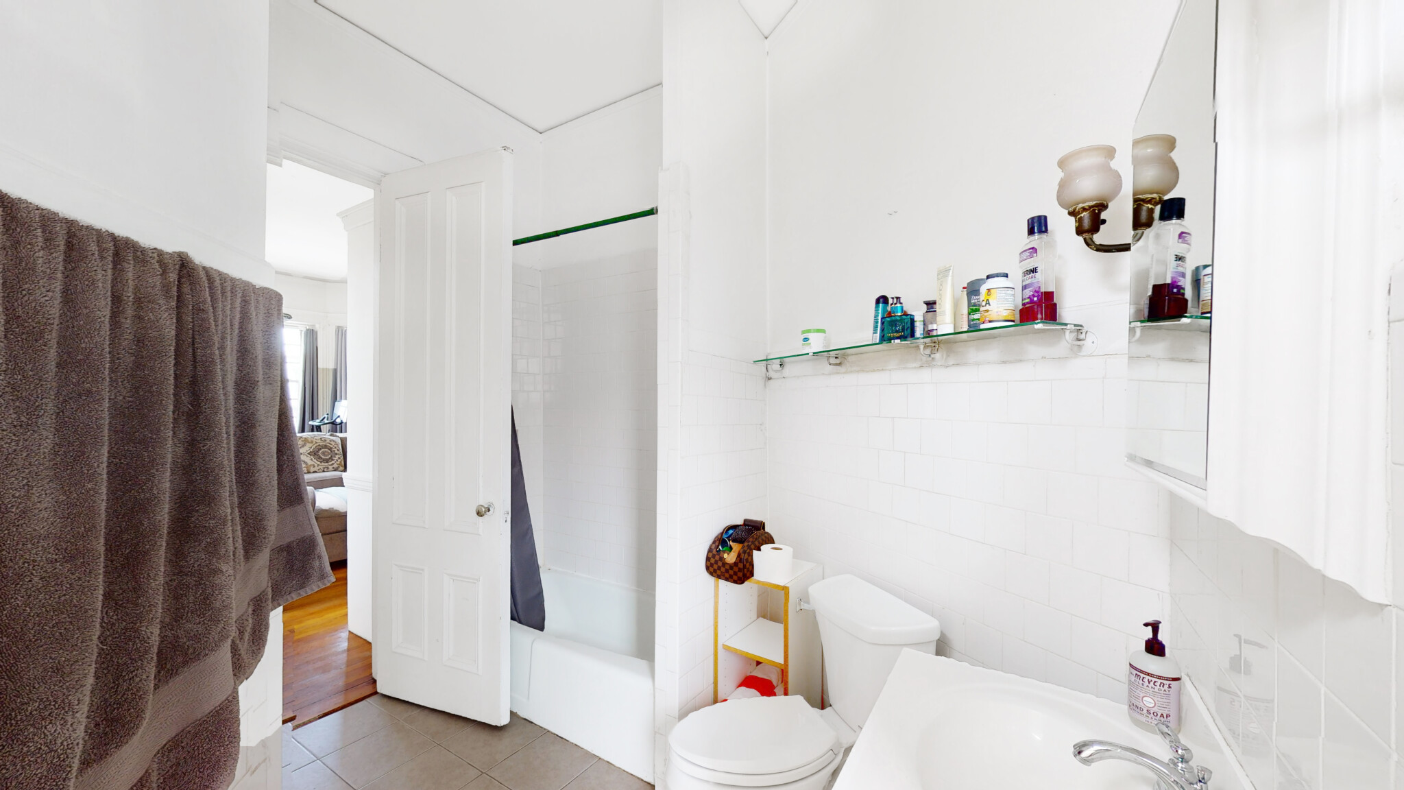1 bed, 1 bath apartment for rent at 1 Gloucester St Unit 5.,, Back Bay — photo 3 of 3