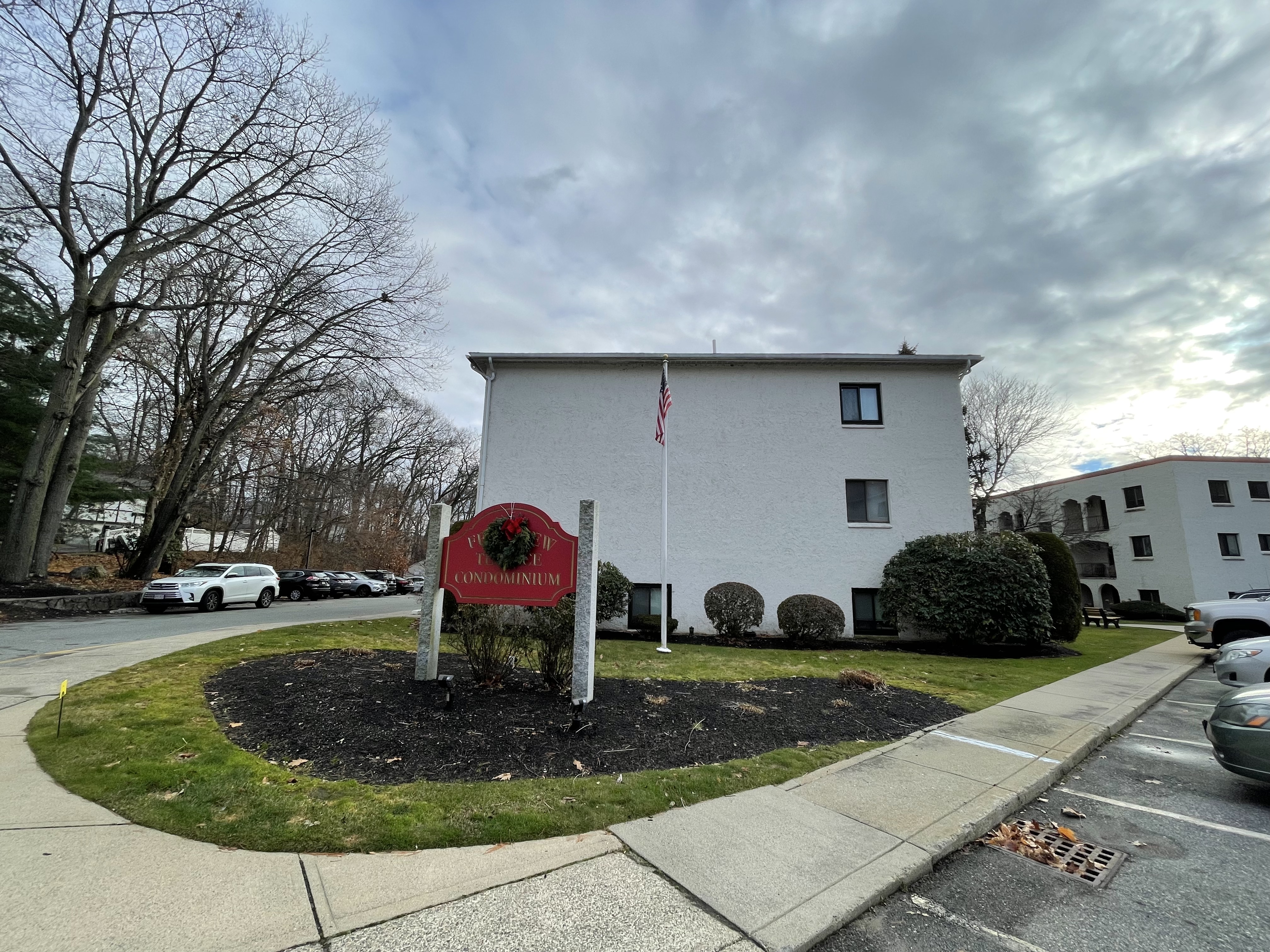 1 bed, 1 bath apartment for rent at 100 Fellsview Ter Unit 107, Stoneham — photo 1 of 16