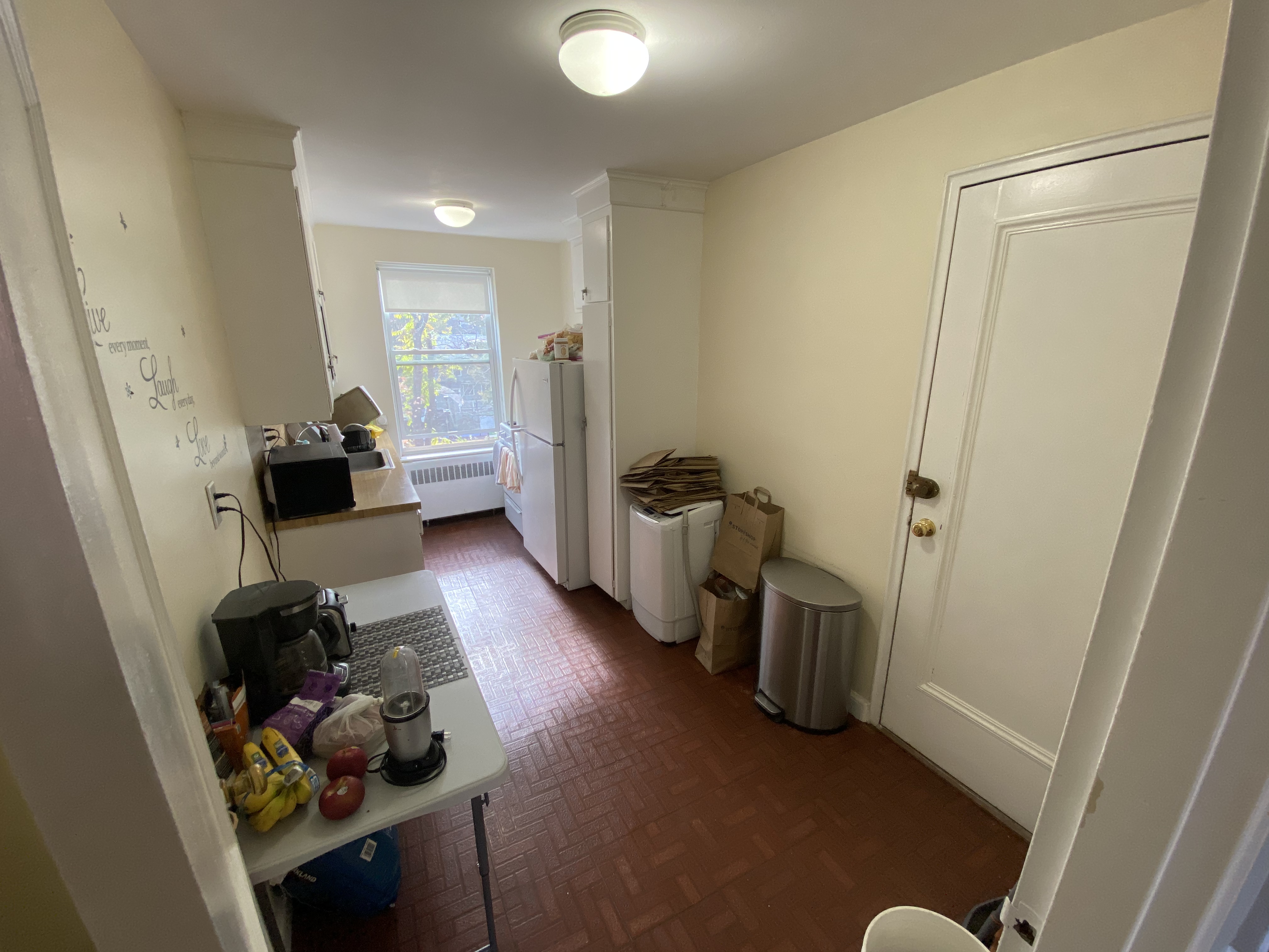 1 bed, 1 bath apartment for rent at 128 Beaconsfield Rd Unit 5, Washington Square