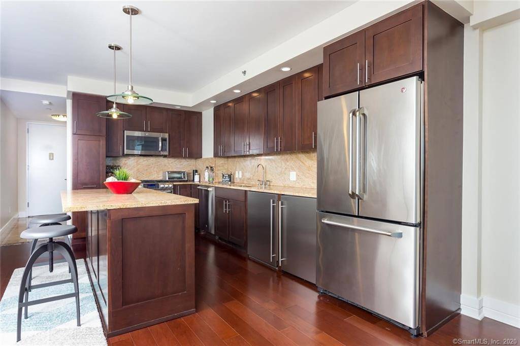 1 bed, 1 bath apartment for rent at 1 Broad St Unit 16C, Downtown Historic District — photo 4 of 13