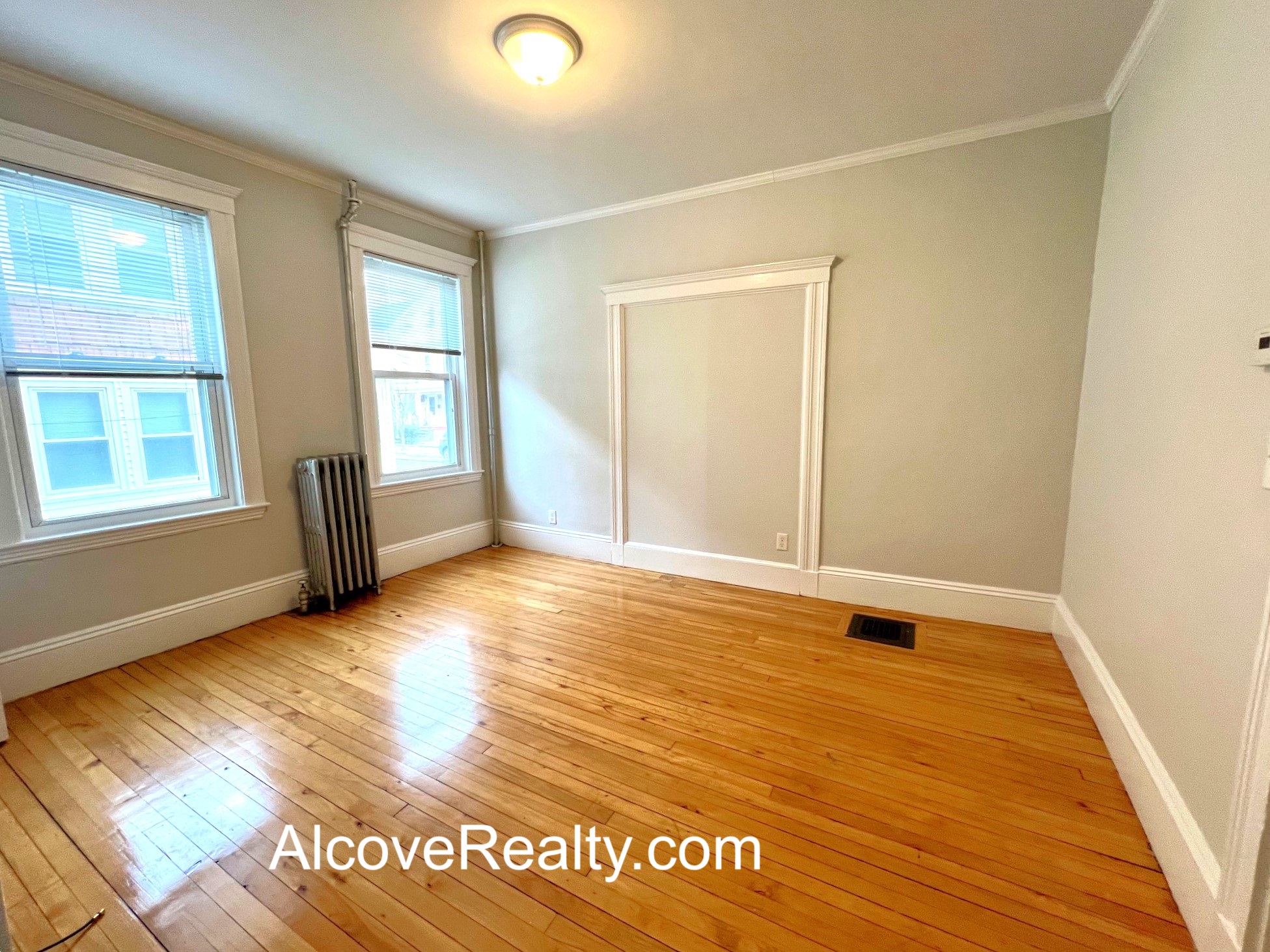 13 Farragut Ave, West Somerville