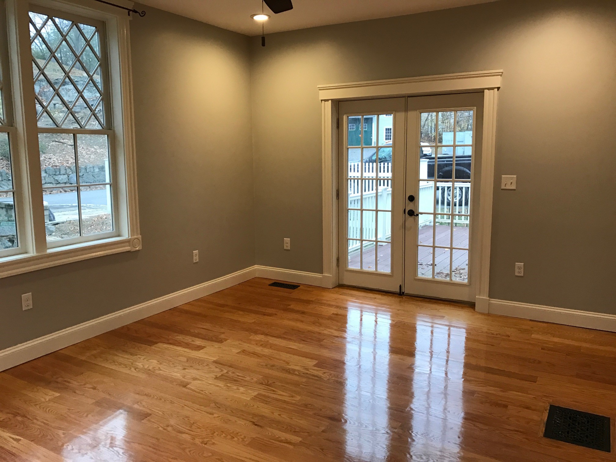3 bed, 1.5 bath apartment for rent at 30 Grove Unit A, Salem — photo 4 of 21