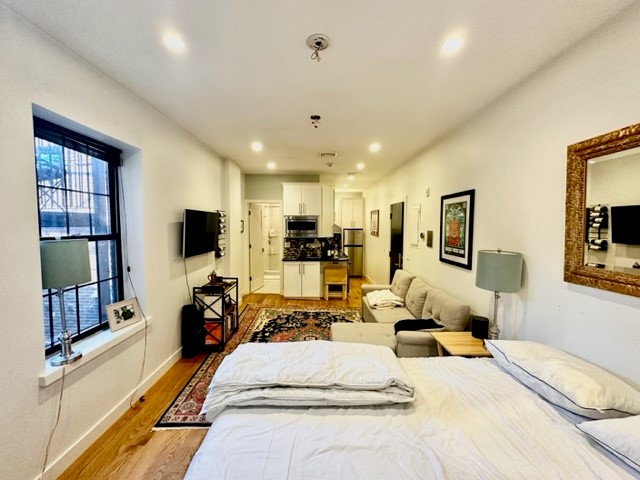 Studio bed, 1 bath apartment for rent at 24 Fleet St Unit 3D, North End — photo 1 of 10