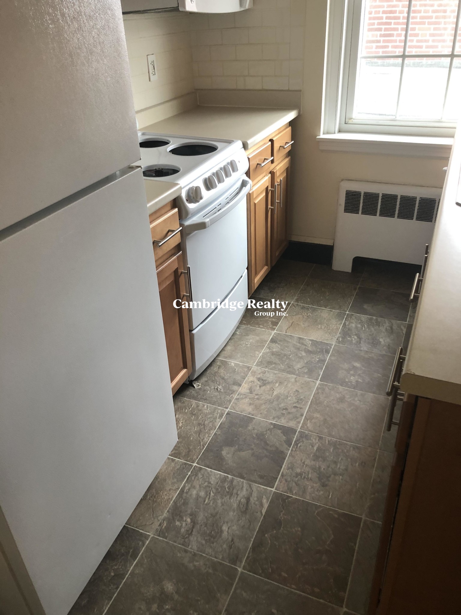 Studio bed, 1 bath apartment for rent at 550 Belmont St Unit 7, Coolidge Square — photo 3 of 14