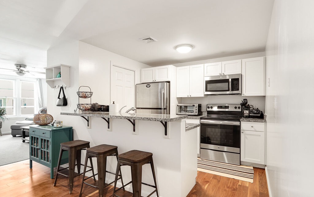 2 bed, 1 bath apartment for rent at 165 West 6th St Unit -A, South Boston — photo 2 of 8