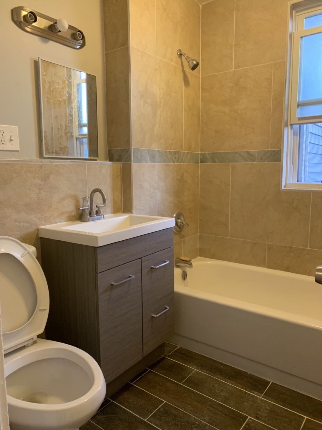 4 bed, 2 bath apartment for rent at 48 Havelock St Unit 3, Dorchester — photo 3 of 10
