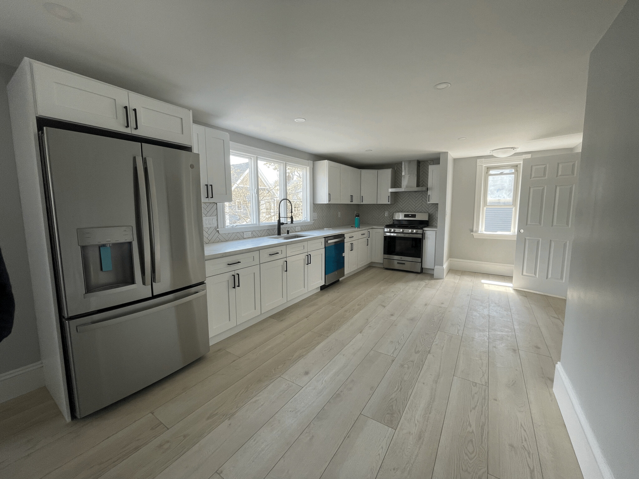 6 bed, 3 bath apartment for rent at 344 Summer St Unit 2R, Davis Square