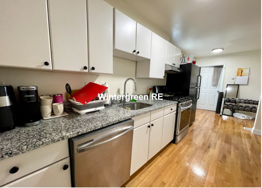 3 bed, 1 bath apartment for rent at 523 3rd St Unit 1F, South Boston — photo 1 of 6