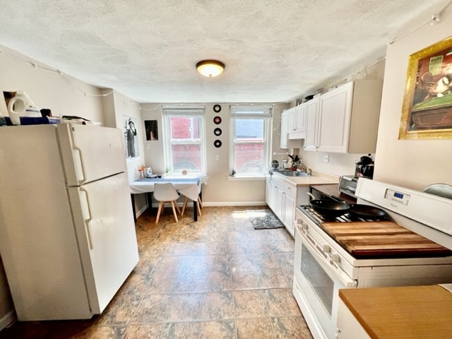 1.5 bed, 1 bath apartment for rent at 2 Baldwin Pl Unit 3R, North End — photo 1 of 21