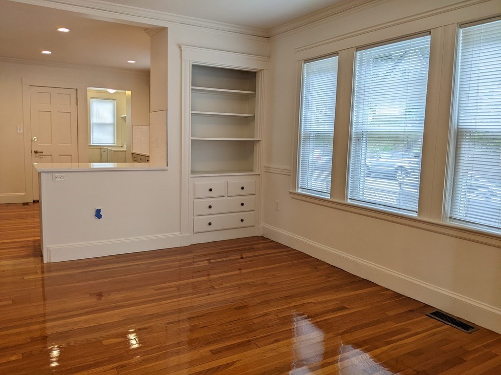 2 bed, 1 bath apartment for rent at 1 Hillview Ave Unit 1, Roslindale — photo 5 of 12
