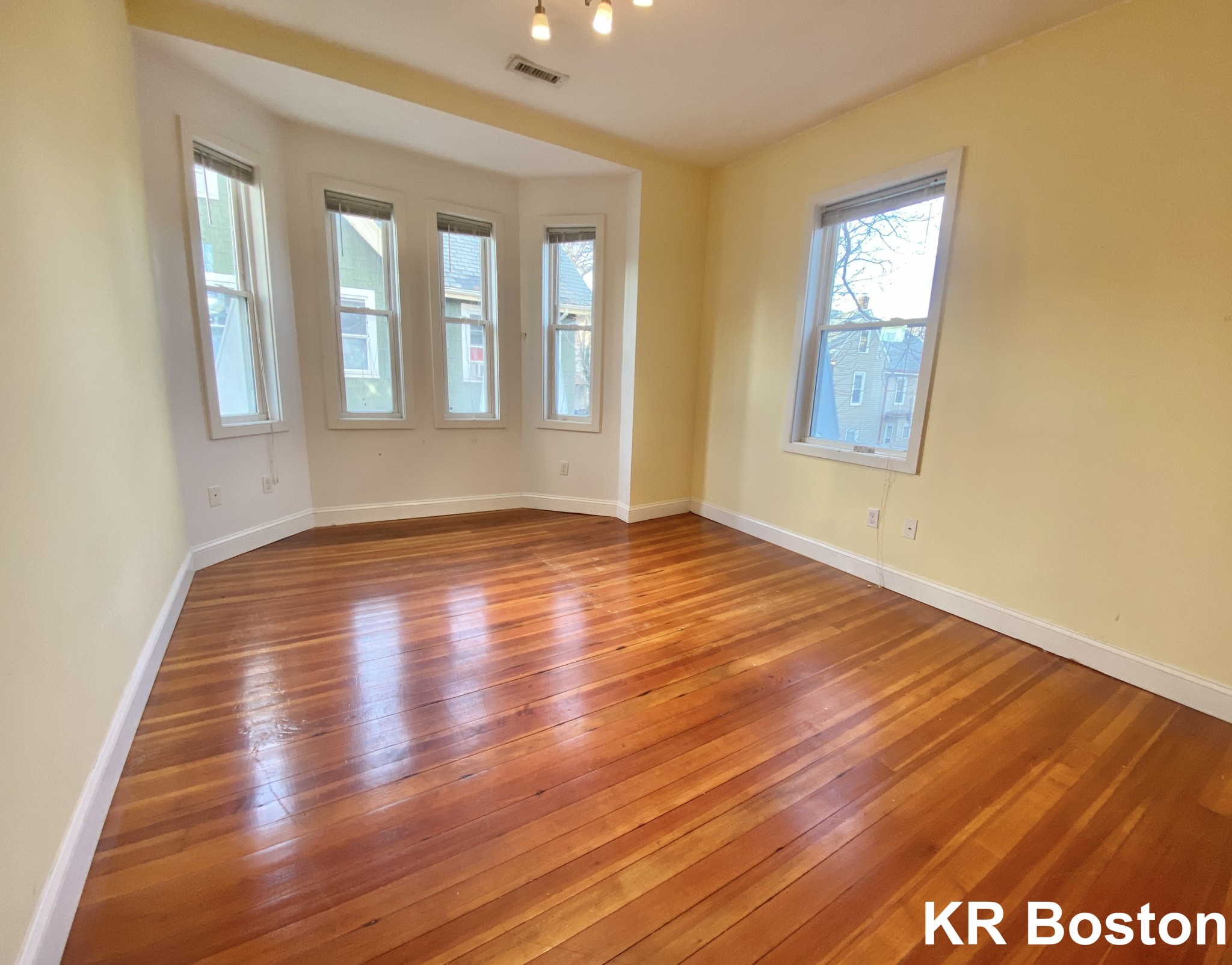4 bed, 2 bath apartment for rent at 2 Wadsworth St Unit 2, Allston — photo 1 of 9