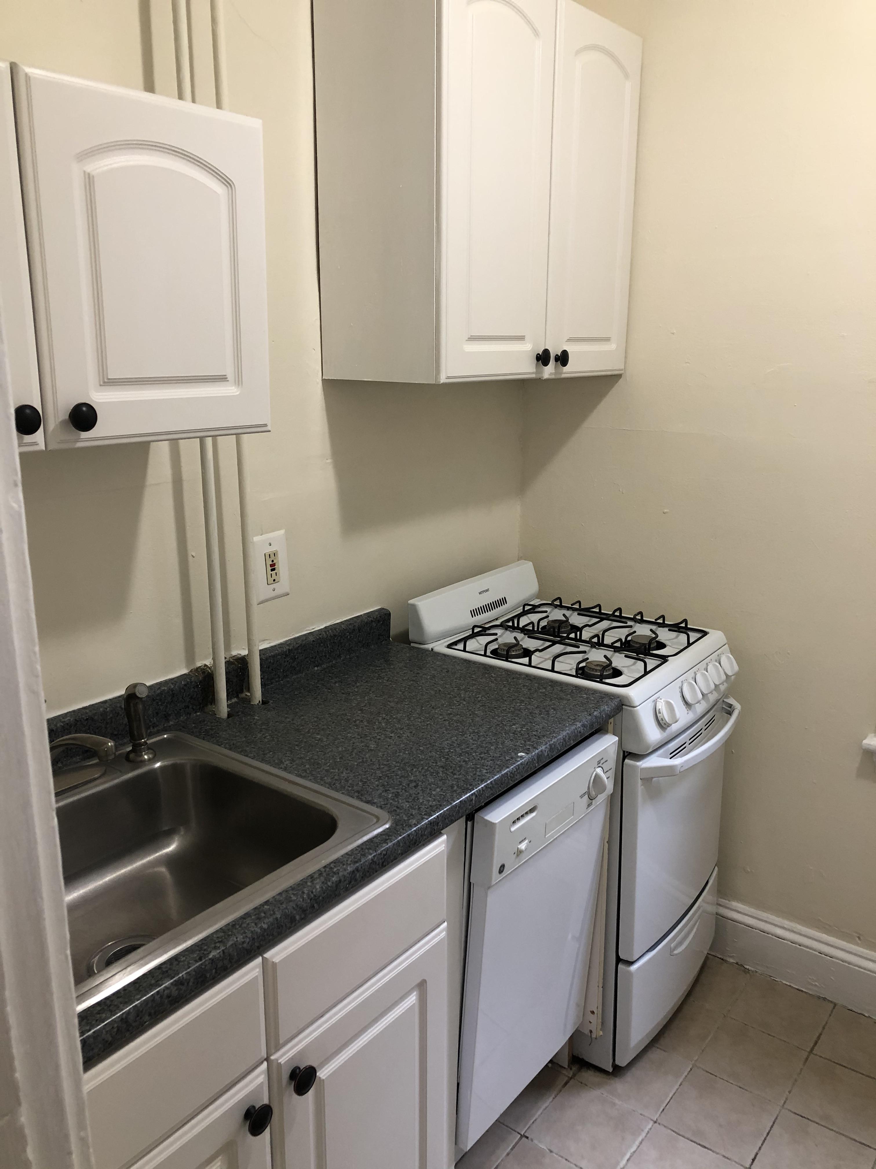 2 bed, 1 bath apartment for rent at 352 Riverway Unit 15, Mission Hill — photo 6 of 6