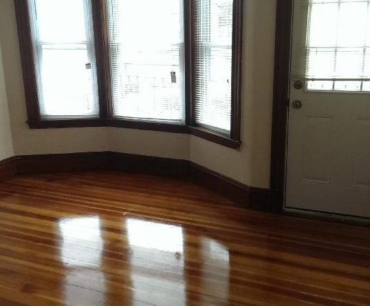 2.5 bed, 1 bath apartment for rent at 44 Newcomb St Unit 2, Arlington — photo 3 of 10