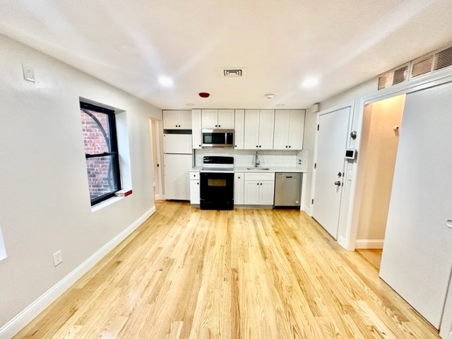 1 bed, 1 bath apartment for rent at 25 Fleet Unit 3, North End — photo 1 of 8