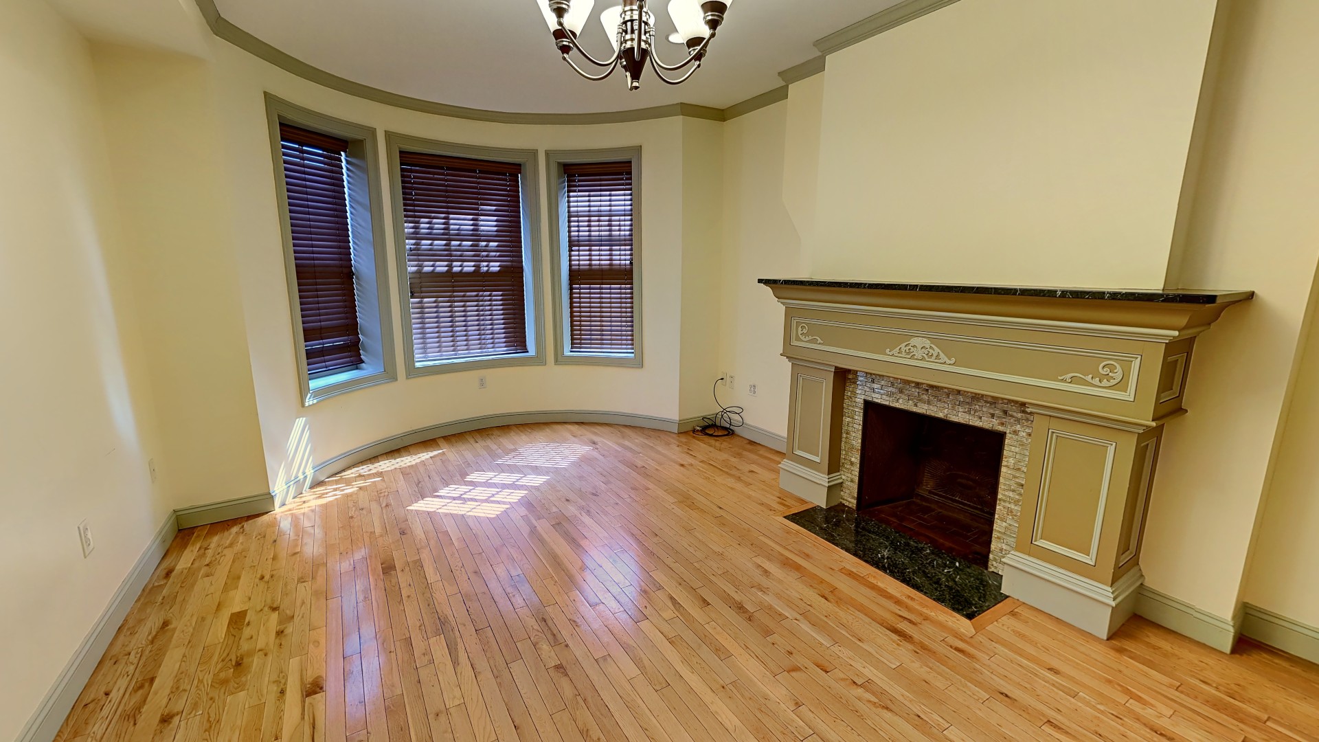 4 bed, 3 bath apartment for rent at 461 Commonwealth Ave Unit 1, Back Bay — photo 1 of 9