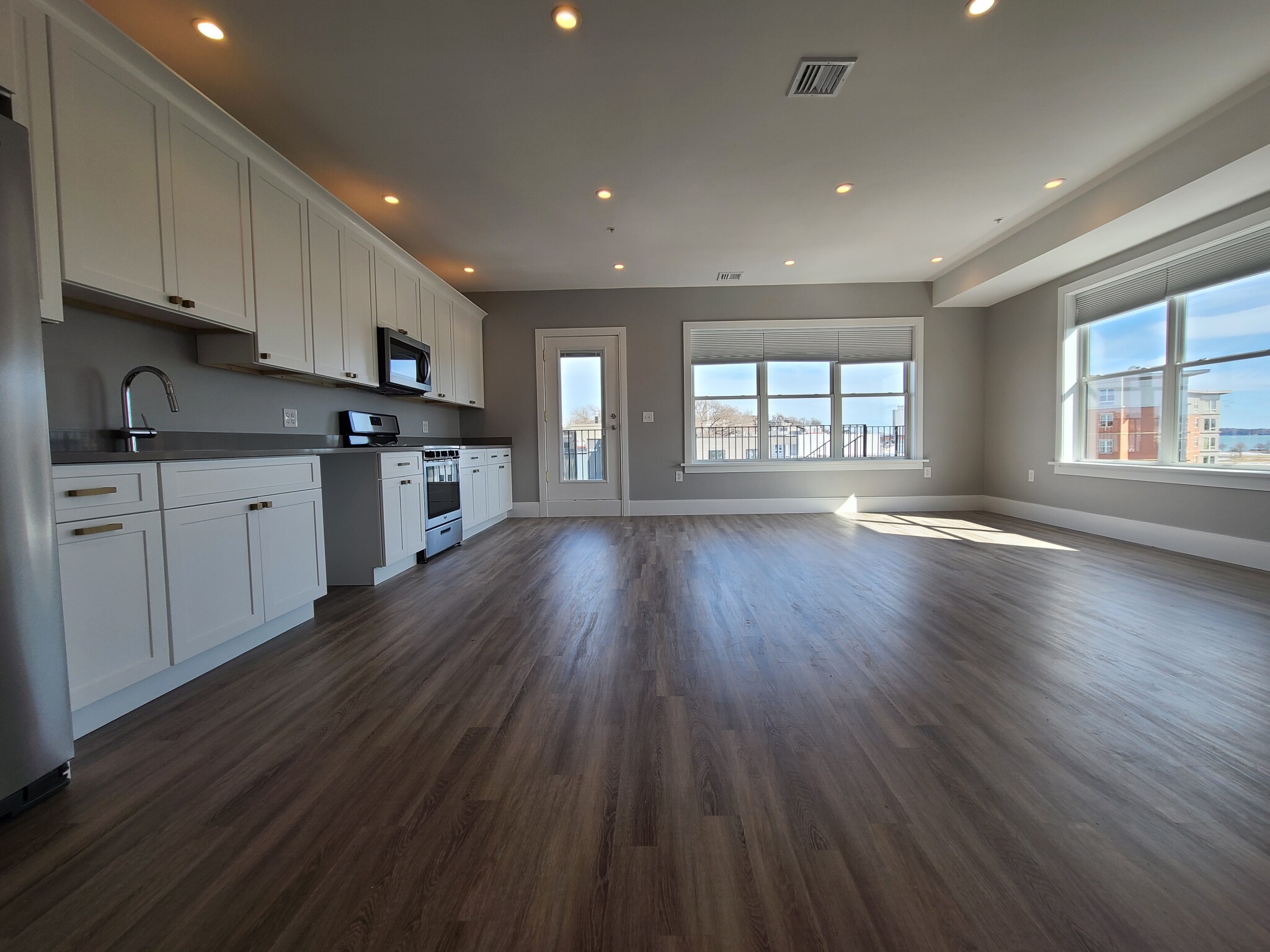 3 bed, 2 bath apartment for rent at 27 Vinton St Unit 3, South Boston