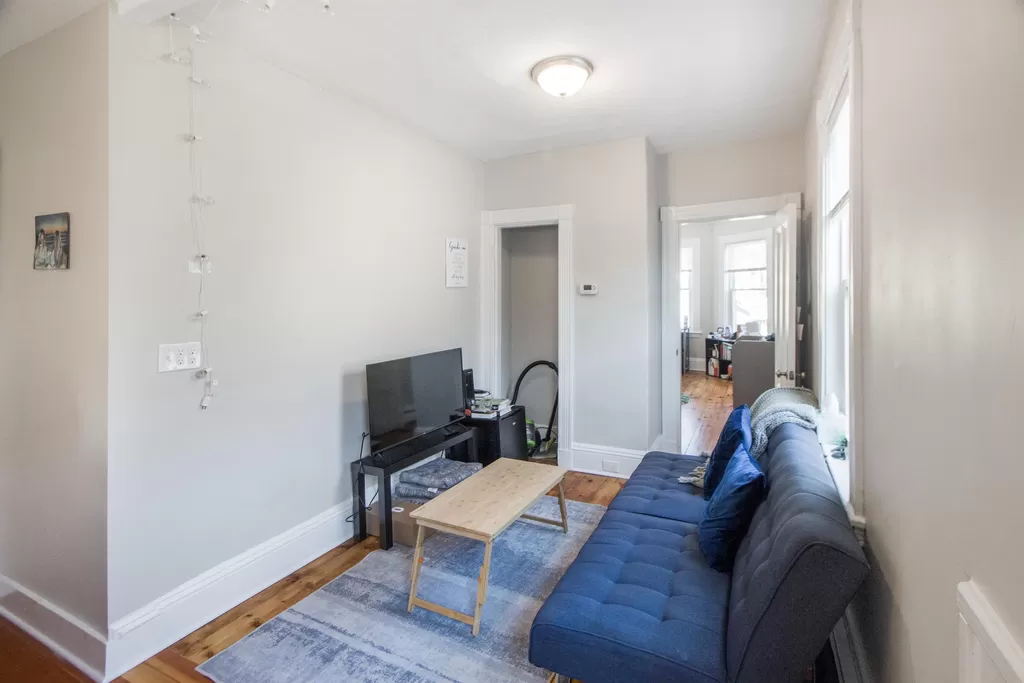 2 bed, 1 bath apartment for rent at 24 Suffolk St Unit 3, The Port — photo 5 of 10
