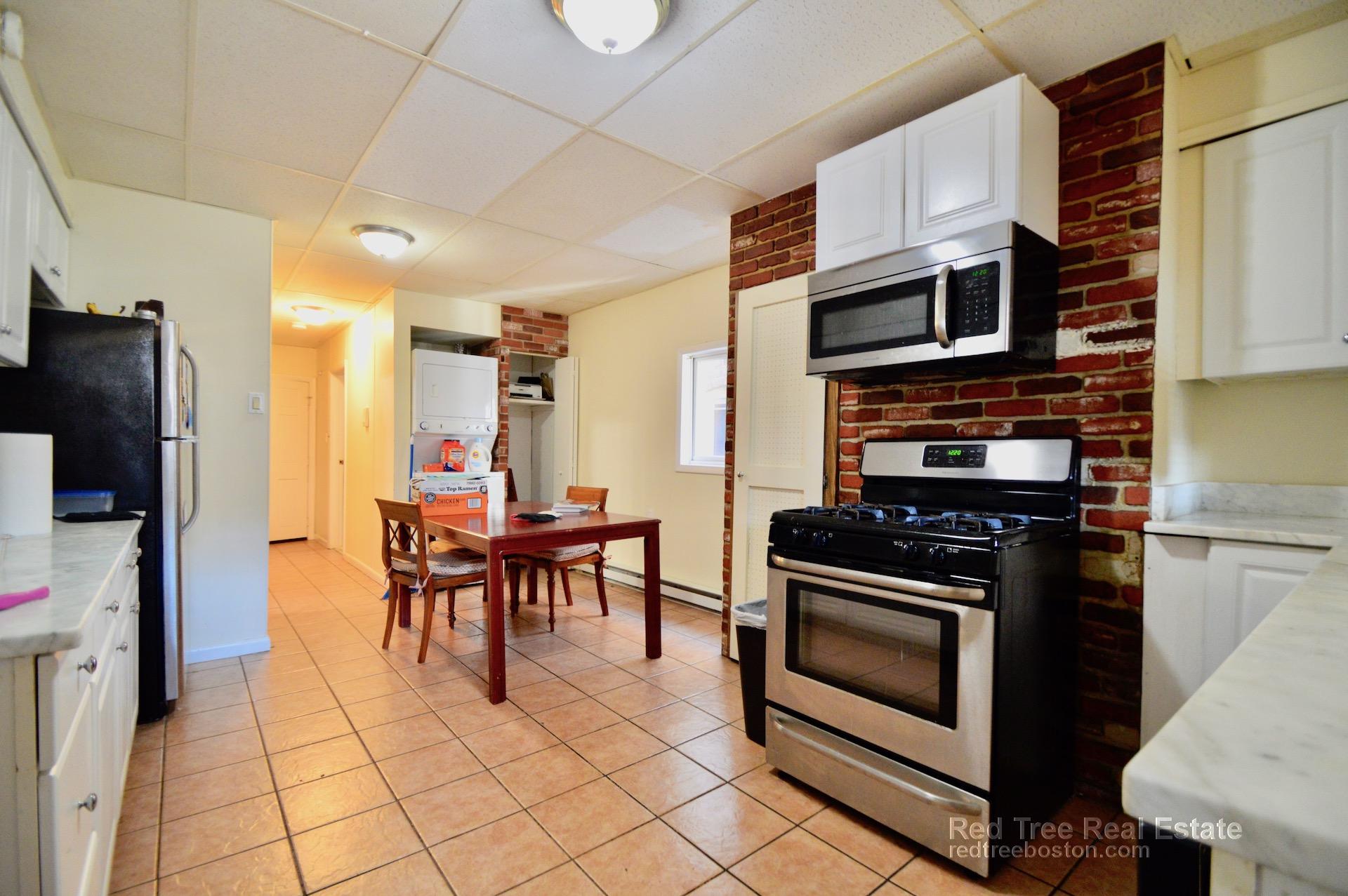 4 bed, 1 bath apartment for rent at 135 Orleans St Unit 3, East Boston — photo 1 of 6