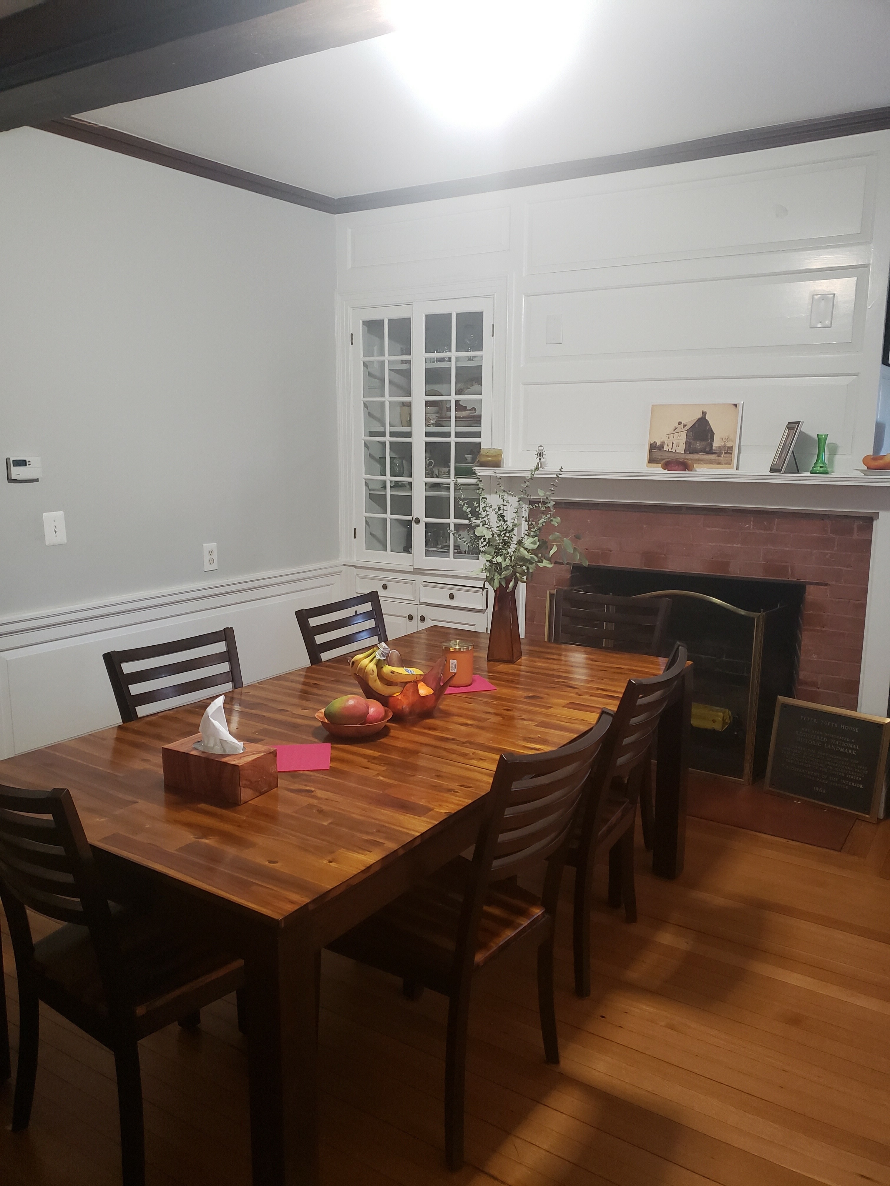 4 bed, 1 bath apartment for rent at 350 Riverside Ave Unit -1, Medford — photo 2 of 8