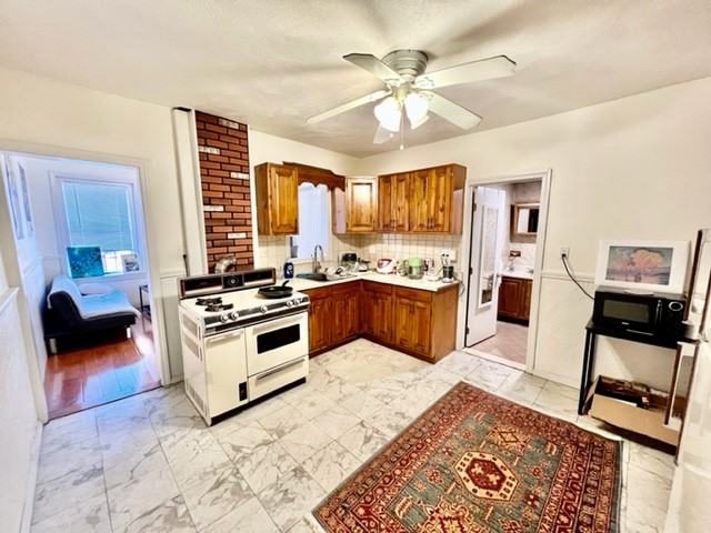 1 bed, 1 bath apartment for rent at 4 Garden Ct Unit 3, North End — photo 1 of 15