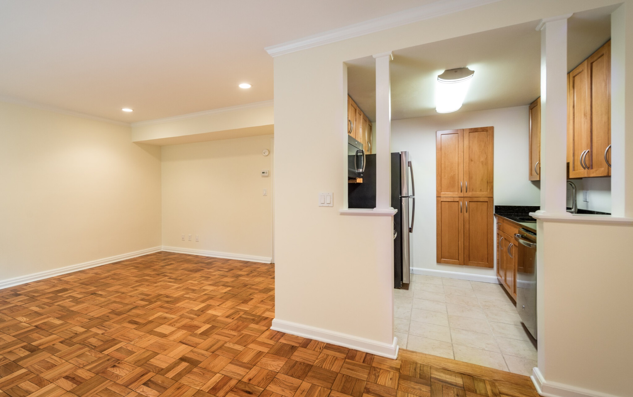 2 bed, 1.5 bath apartment for rent at 89 Thornton Rd Unit 4, Chestnut Hill — photo 2 of 7