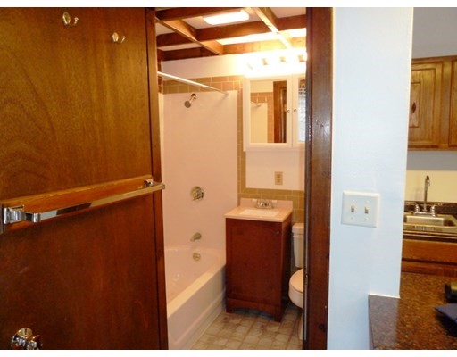 1 bed, 1 bath apartment for rent at 102 Queensberry St Unit 7, Fenway
