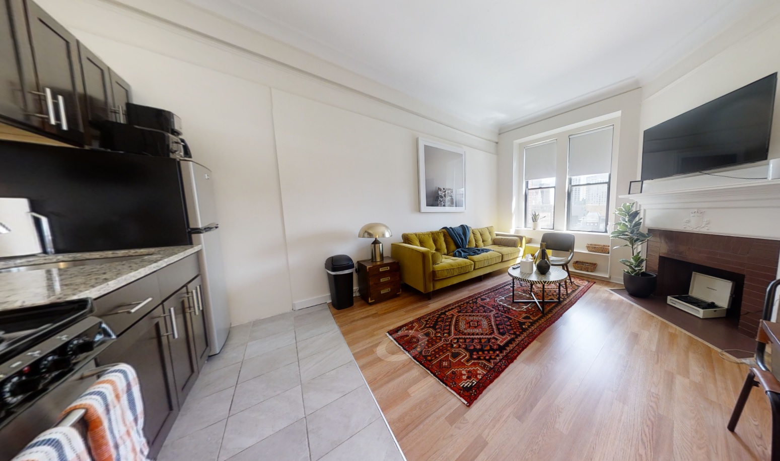 Studio bed, 1 bath apartment for rent at 62 Boylston St Unit 1, Back Bay — photo 3 of 11