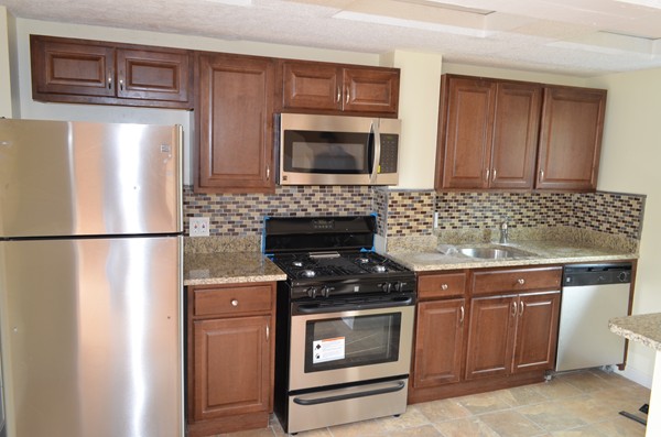 3 bed, 1.5 bath apartment for rent at 497 Poplar St Unit 2R, Roslindale — photo 1 of 6