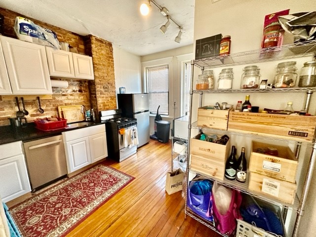 2 bed, 1 bath apartment for rent at 11 Charter St Unit 5, North End — photo 1 of 14