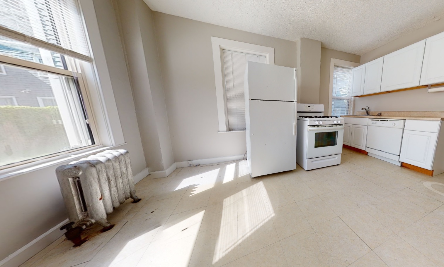 2 bed, 1 bath apartment for rent at 5 Elmer St Unit 1T, Riverside