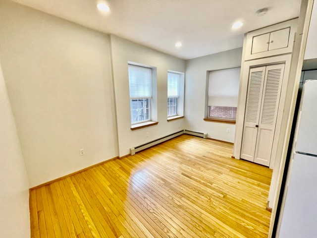 1.5 bed, 1 bath apartment for rent at 15 Thacher Ct Unit 2, North End — photo 4 of 13