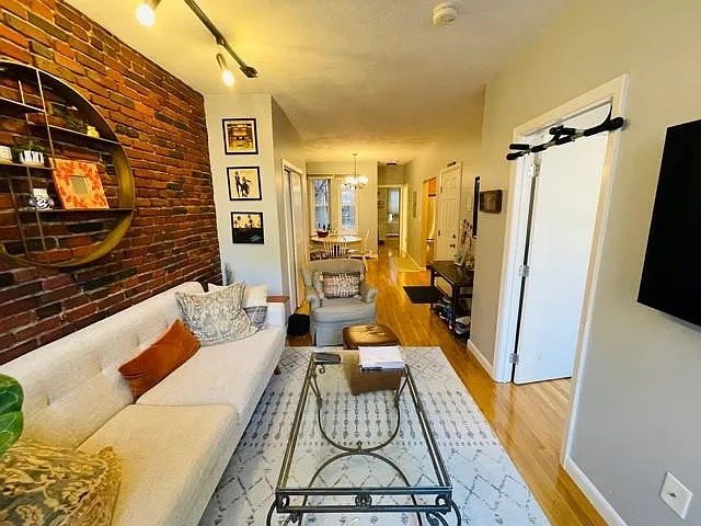 2 bed, 1 bath apartment for rent at 174 Salem St Unit 2, North End — photo 1 of 16