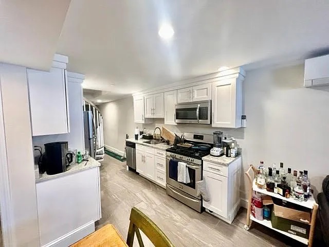 3 bed, 2.5 bath apartment for rent at 3 Stillman Pl Unit 1, North End — photo 2 of 11